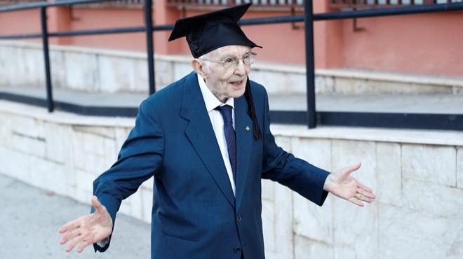 96 yaşında üniversiteden mezun oldu