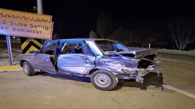 Afyonkarahisar'da otomobiller çarpıştı: 4 yaralı