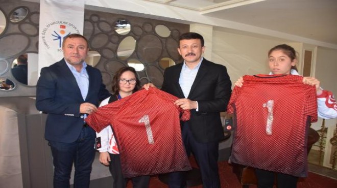 AK Partili Hamza Dağ'dan özel sporculara destek
