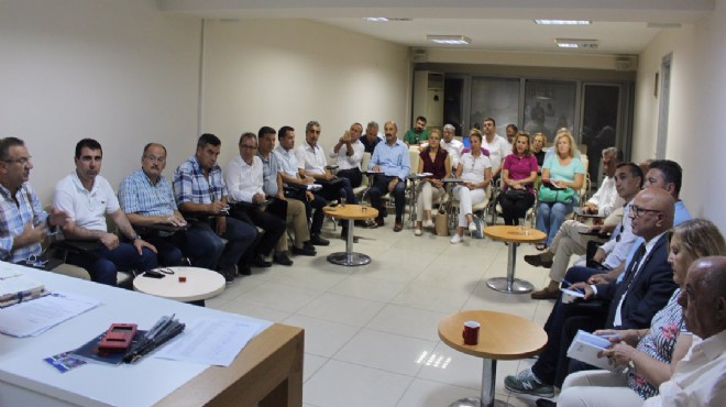 CHP İzmir'de ilçe başkanları toplantısı: Neler konuşuldu?