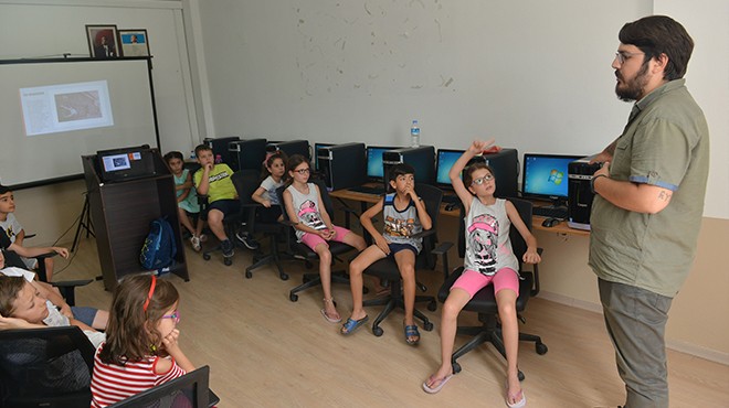 Çiğli'de çocuklara robotik kodlama eğitimi