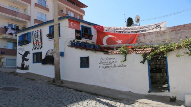 Dikili'de Beşiktaş sevgisi: Görenler ayrılamıyor