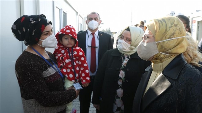 Emine Erdoğan, İzmir'de depremzedeleri ziyaret etti