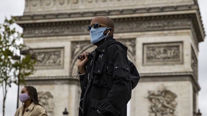 Fransa'da günlük koronavirüs vaka sayısı 10 bini aştı
