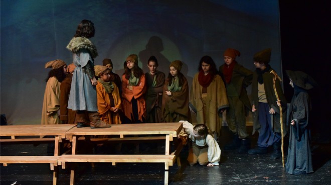 Geleceğin tiyatrocuları Bornova'da yetişiyor