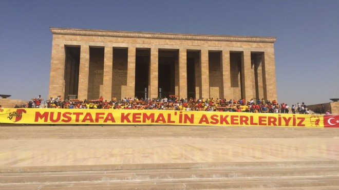 Göztepelilerden Anıtkabir çıkarması: İzmir ruhu Ata'sının huzurunda!