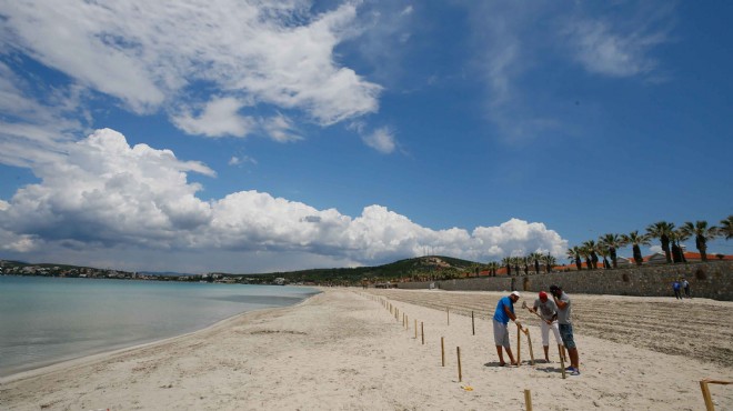 Ilıca Plajı'nda '1 Haziran' hazırlığı: Sosyal mesafe locaları tamam!