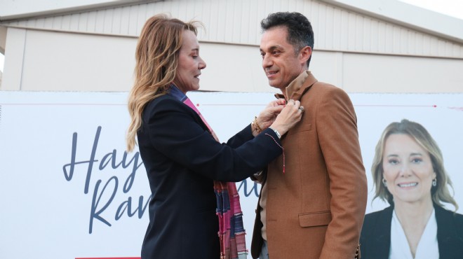 İYİ Parti'den CHP'ye 80 kişilik katılım: Parti rozetini Mutlu taktı