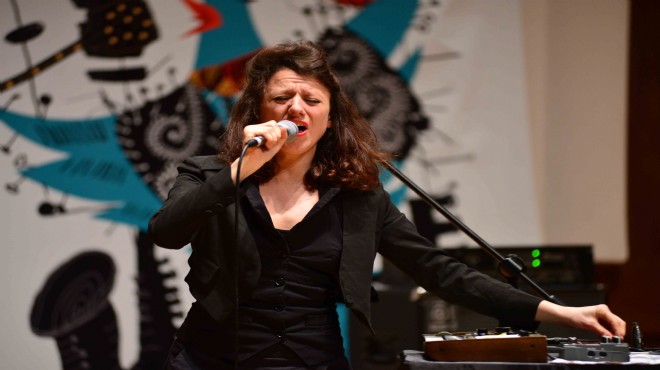 İzmir Avrupa Caz Festivali'nde Leïla Martial Trio