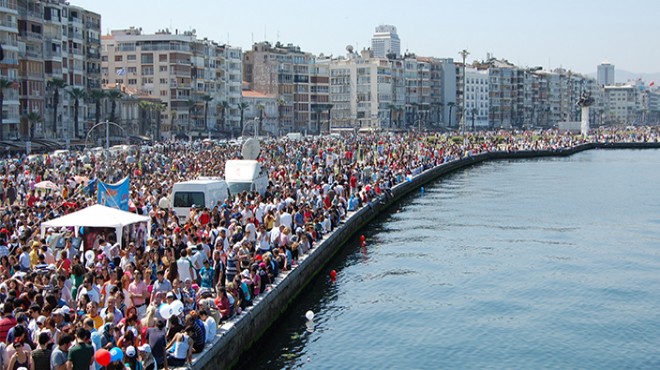 İzmir'de festival baharı: Hepsi birbirinden renkli...