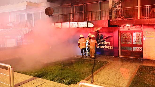 İzmir'de işyeri yangını... Alevler içinde kaldı