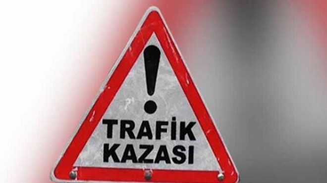 İzmir'de kaza: Minibüse arkadan çarptı!