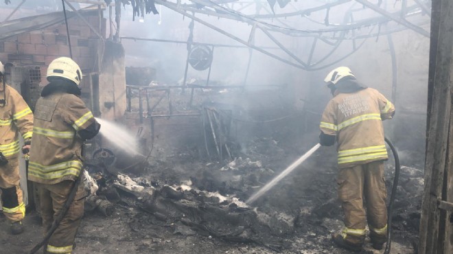 İzmir'de korkutan yangın: Atölye kül oldu!