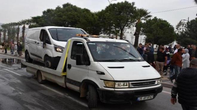 İzmir'de minibüs devrildi: 3 yaralı!