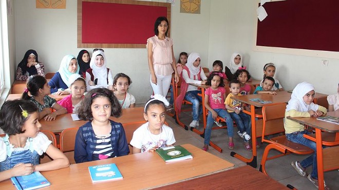 İzmir'de okuyan Suriyeli öğrenci sayısı belli oldu