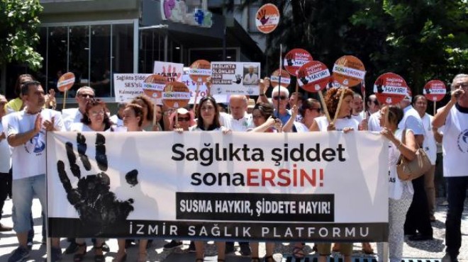İzmir'de, sağlık çalışanlarına şiddet kınandı
