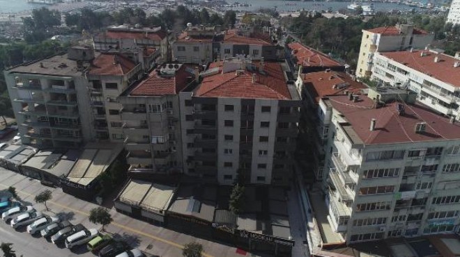 İzmir'deki eğik binalar yıkılmayı bekliyor