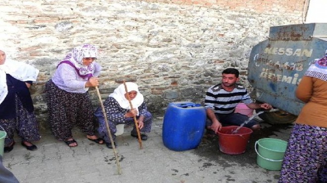 İzmir'in o mahallesi 4 aydır susuz!
