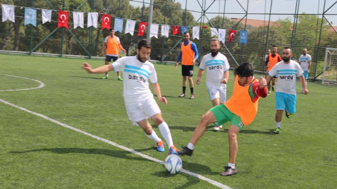 Karabağlar'da STK'lar turnuvada bir araya geldi