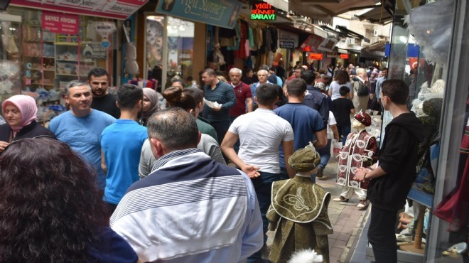 Kemeraltı Çarşısı'nda Ramazan bereketi