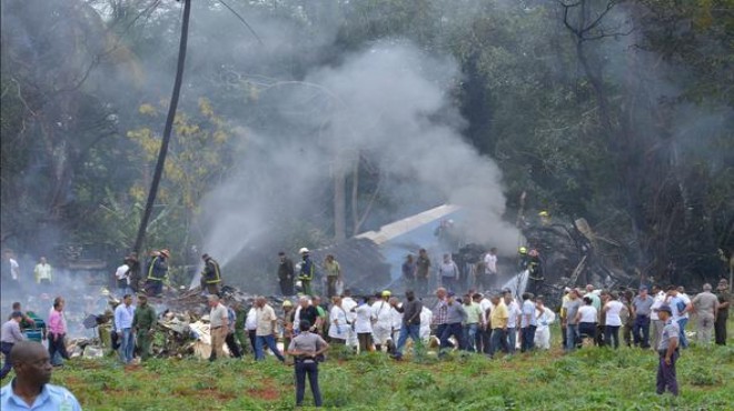 Küba'da yolcu uçağı düştü: Sadece 3 kişi...