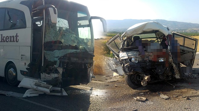 Manisa'da feci kaza: Çok sayıda ölü ve yaralı var!