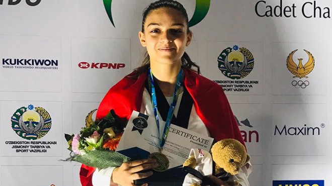 Milli tekvandocu Kavukcuoğlu, dünya şampiyonu