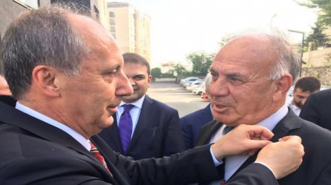 Rozeti bizzat taktı: CHP İzmir'in eski başkanı İnce'yle gitti, İnce'yle döndü!