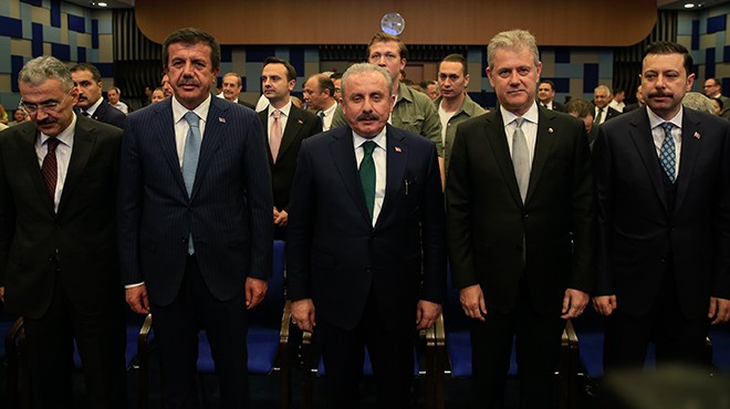 Meclis Başkanı Şentop'tan İzmir'de mesaj seli: Dünyada yeni bir düzen kuruluyor!