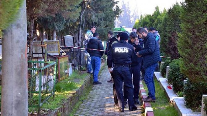 Turgutlu'da korkunç olay: Mezarlıkta kendini astı!