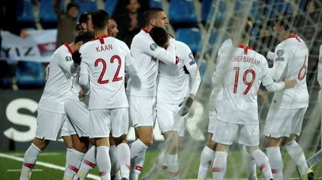Türkiye, EURO 2020'ye galibiyetle gidiyor