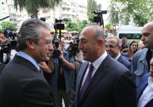 İzmir'de ezber bozan ziyaret-3: Başkan Akpınar Bakan Çavuşoğlu'nu ağırladı 