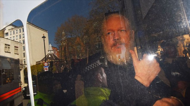 Wikileaks'in kurucusu Assange tutuklandı