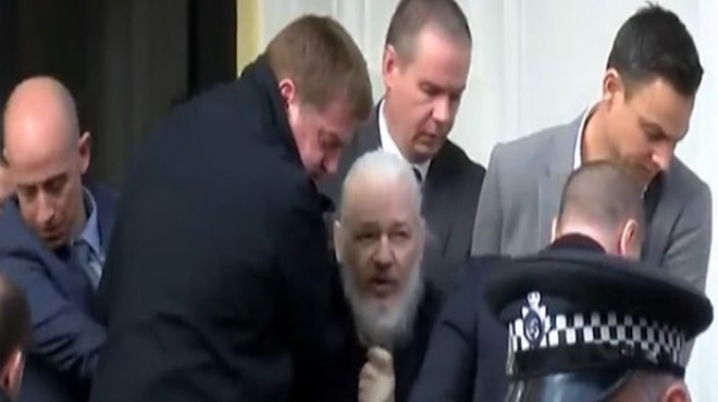 Wikileaks'in kurucusu Julian Assange tutuklandı!