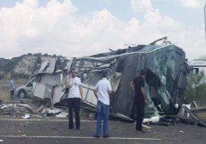 Başbakanlık otobüsü kaza yaptı: 3 yaralı