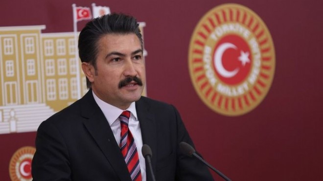 AK Parti'de Özkan'ın görevi sona erdi