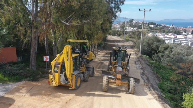 Aydın Büyükşehir Belediyesi, Kuşadası'nda yol yapım çalışmalarına devam ediyor