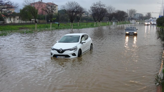 Aydın'da sağanak... Yollar göle döndü!