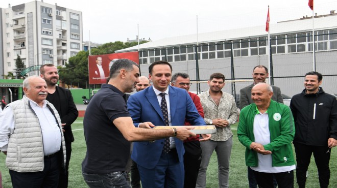 Başkan Eşki'den futbolculara baklavalı sürpriz