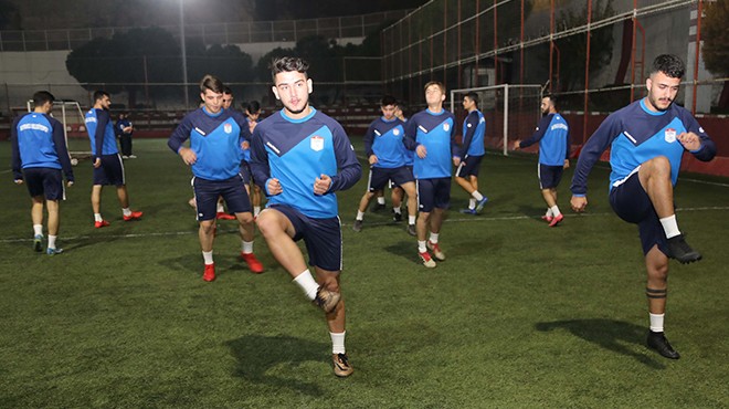 Bayraklı Belediyesi futbol takımı sezonu açtı