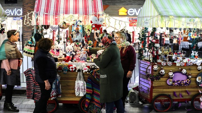 Bayraklı'da ‘yeni yıl kermesine' büyük ilgi!