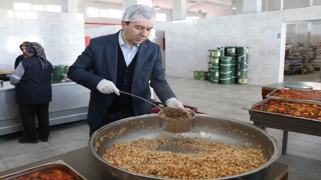 Bergama'dan her gün 800 kişiye sıcak yemek!