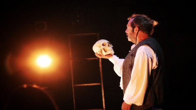 Bergama Festivali'ne 'Hamlet' damga vurdu