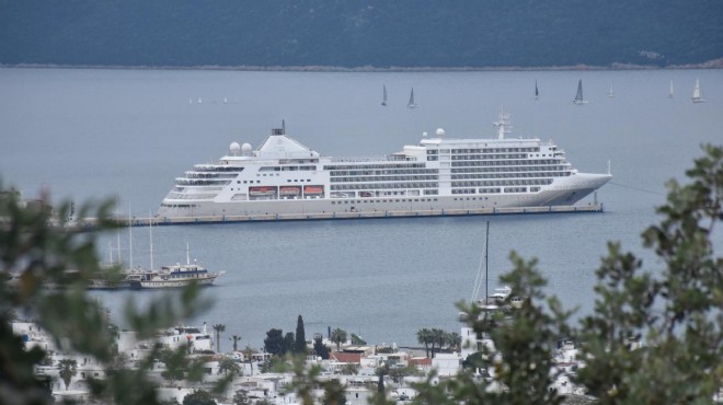 Bodrum'a sezonun ilk kruvaziyeri geldi