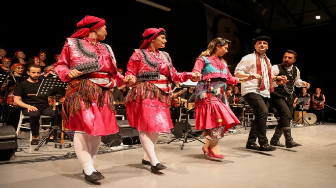 Bornova'da Halk Dansları Festivali