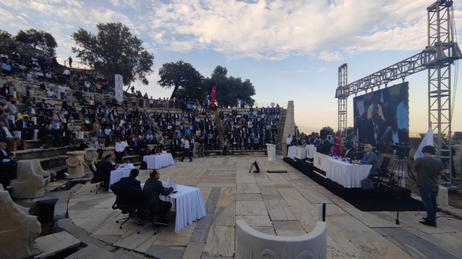 Büyükşehir'de ‘Gazze' gündemi… Tugay'dan ‘Tel Aviv' önerisine: Tepkiyi hükümet göstermeli!