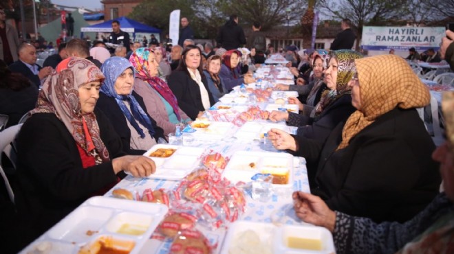 Büyükşehir'in iftar sofraları binlerce aydınlıyı bir araya getirmeye devam ediyor