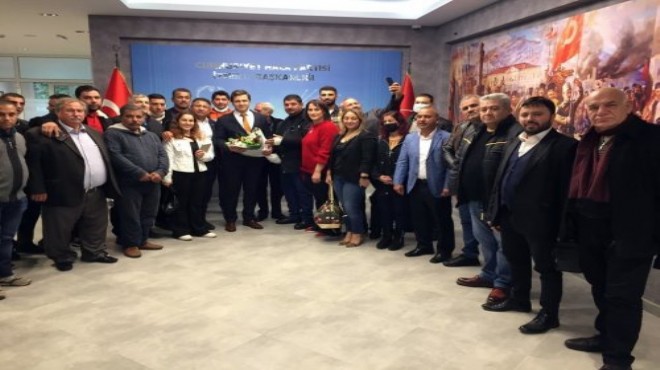 CHP İzmir'in yeni binasına Romanlardan ziyaret