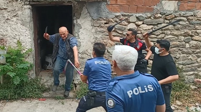 Evini temizlemek isteyenlere direndi: Polisi bıçakladı