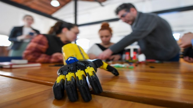 FabrikaLab İzmir’de üretildi... Robotel ile hayata tutunacaklar